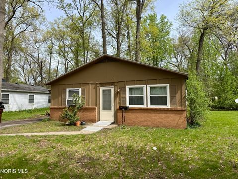 Tiny photo for 101 Abbotswood Drive, Toledo, OH 43615 (MLS # 10006935)