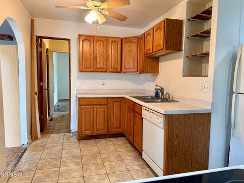 Tiny photo for 101 Abbotswood Drive, Toledo, OH 43615 (MLS # 10006935)