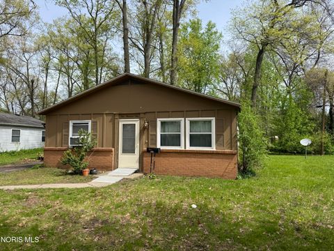 Tiny photo for 101 Abbotswood Drive, Toledo, OH 43615 (MLS # 10006935)