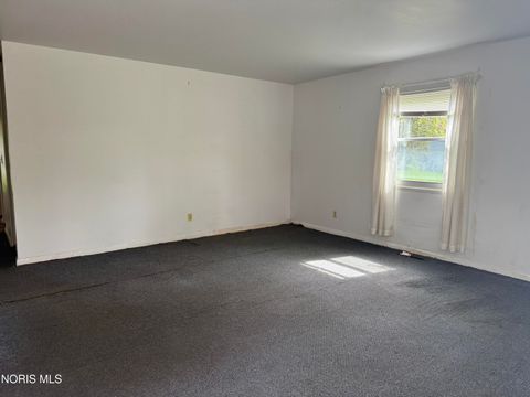 Tiny photo for 101 Abbotswood Drive, Toledo, OH 43615 (MLS # 10006935)