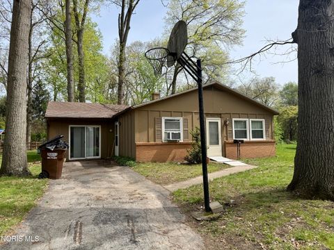 Tiny photo for 101 Abbotswood Drive, Toledo, OH 43615 (MLS # 10006935)