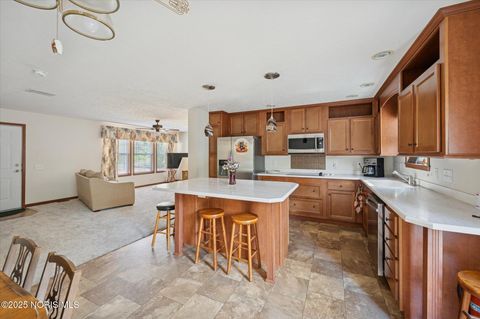 Tiny photo for 9575 Wolfinger Road, Holland, OH 43528 (MLS # 10000386)