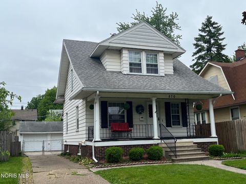 Photo of 870 Ogden Avenue, Toledo, OH 43609 (MLS # 10008025)