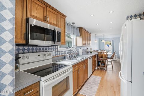 Tiny photo for 156 Marilyn Drive, Findlay, OH 45840 (MLS # 10006009)