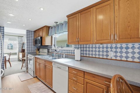 Tiny photo for 156 Marilyn Drive, Findlay, OH 45840 (MLS # 10006009)