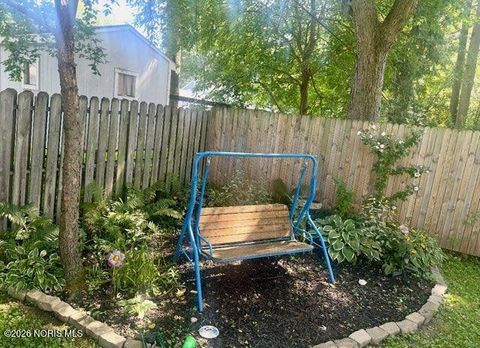 Tiny photo for 2444 Grantwood Drive, Toledo, OH 43613 (MLS # 10003188)