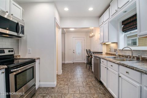 Tiny photo for 2444 Grantwood Drive, Toledo, OH 43613 (MLS # 10003188)