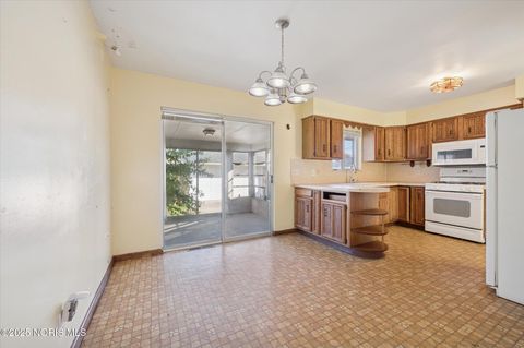 Tiny photo for 4492 283rd Street, Toledo, OH 43611 (MLS # 10000708)