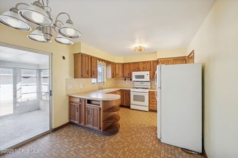 Tiny photo for 4492 283rd Street, Toledo, OH 43611 (MLS # 10000708)