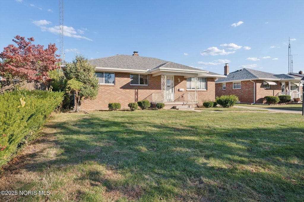 Photo for 4492 283rd Street, Toledo, OH 43611 (MLS # 10000708)