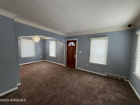 Tiny photo for 710 N Byrne Road, Toledo, OH 43607 (MLS # 10002176)