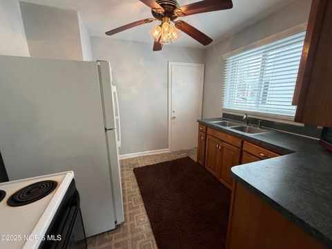 Tiny photo for 710 N Byrne Road, Toledo, OH 43607 (MLS # 10002176)