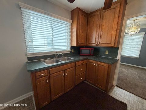 Tiny photo for 710 N Byrne Road, Toledo, OH 43607 (MLS # 10002176)