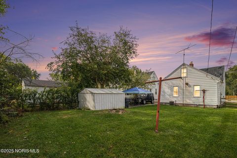 Tiny photo for 710 N Byrne Road, Toledo, OH 43607 (MLS # 10002176)