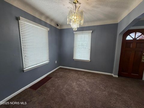 Tiny photo for 710 N Byrne Road, Toledo, OH 43607 (MLS # 10002176)