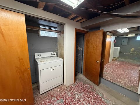 Tiny photo for 710 N Byrne Road, Toledo, OH 43607 (MLS # 10002176)