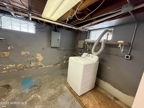 Tiny photo for 710 N Byrne Road, Toledo, OH 43607 (MLS # 10002176)