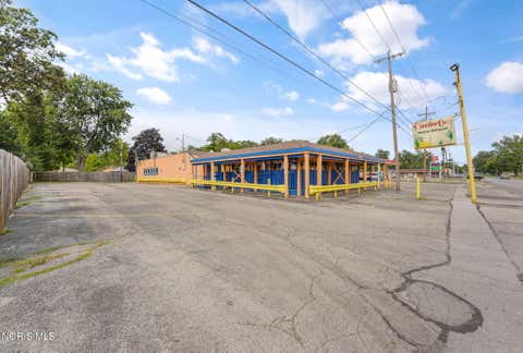 Photo of 2947 Tremainsville Road, Toledo, OH 43613 (MLS # 10011678)