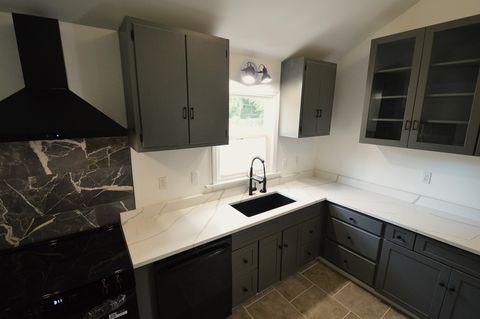 Tiny photo for 4106 Vermaas Avenue, Toledo, OH 43612 (MLS # 10000118)