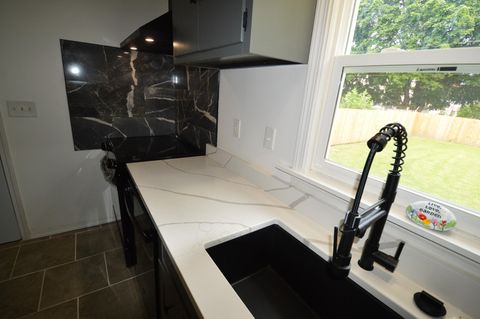 Tiny photo for 4106 Vermaas Avenue, Toledo, OH 43612 (MLS # 10000118)