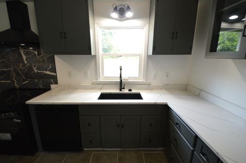 Tiny photo for 4106 Vermaas Avenue, Toledo, OH 43612 (MLS # 10000118)