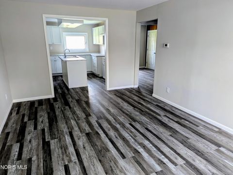 Tiny photo for 203 E Cherry Street, Liberty Center, OH 43532 (MLS # 10006216)