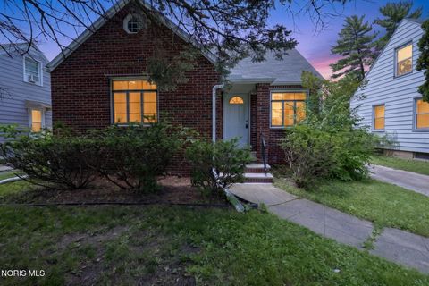 Tiny photo for 345 Kopernik Avenue, Toledo, OH 43607 (MLS # 10009607)