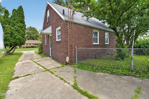 Tiny photo for 345 Kopernik Avenue, Toledo, OH 43607 (MLS # 10009607)