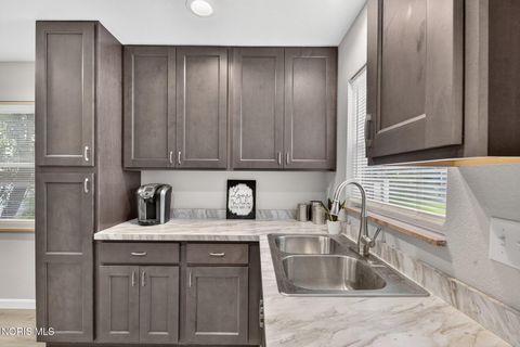 Tiny photo for 345 Kopernik Avenue, Toledo, OH 43607 (MLS # 10009607)