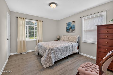 Tiny photo for 345 Kopernik Avenue, Toledo, OH 43607 (MLS # 10009607)