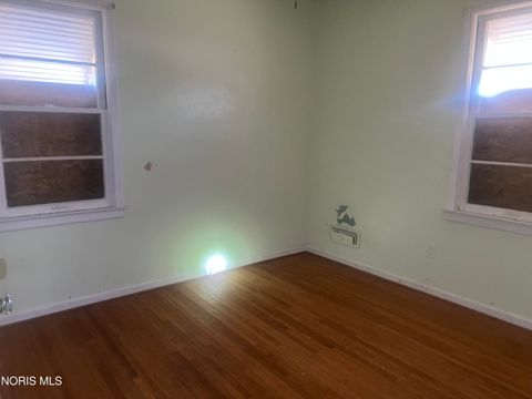 Tiny photo for 17 W Pearl Street, Toledo, OH 43608 (MLS # 10005376)