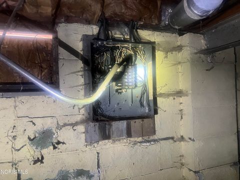 Tiny photo for 17 W Pearl Street, Toledo, OH 43608 (MLS # 10005376)