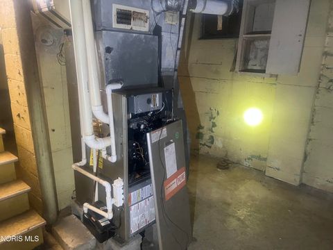 Tiny photo for 17 W Pearl Street, Toledo, OH 43608 (MLS # 10005376)