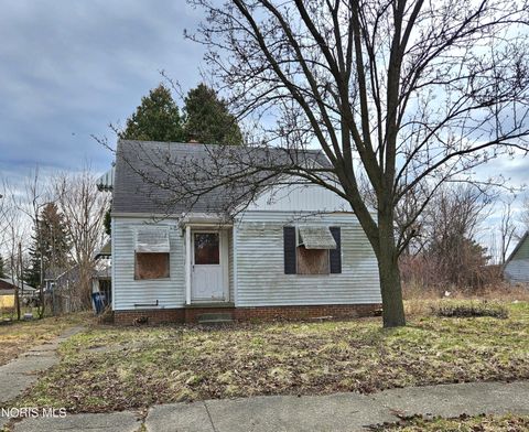 Photo of 17 W Pearl Street, Toledo, OH 43608 (MLS # 10005376)