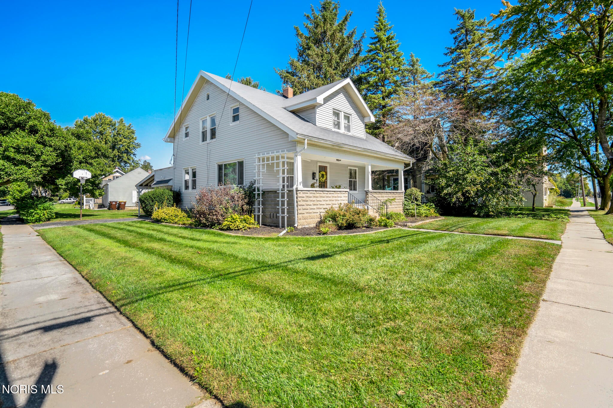 922 Farnsworth Road