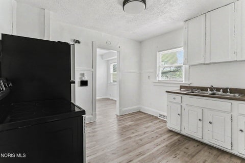Tiny photo for 630 Marmion Avenue, Toledo, OH 43607 (MLS # 10008563)
