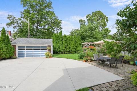 Tiny photo for 2447 Robinwood Avenue, Toledo, OH 43620 (MLS # 10012235)