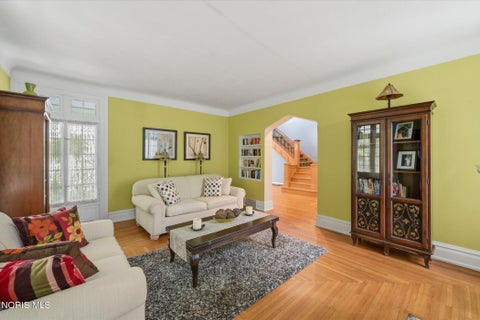 Tiny photo for 2447 Robinwood Avenue, Toledo, OH 43620 (MLS # 10012235)