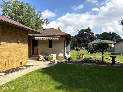 Tiny photo for 647 Valley Drive, Rossford, OH 43460 (MLS # 10008902)