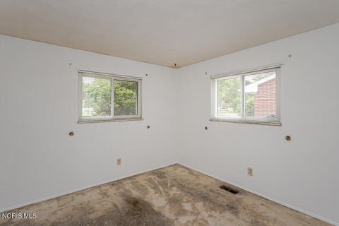 Tiny photo for 2342 Dellwood Drive, Toledo, OH 43613 (MLS # 10008172)