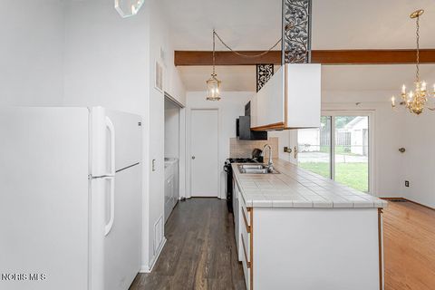 Tiny photo for 2342 Dellwood Drive, Toledo, OH 43613 (MLS # 10008172)