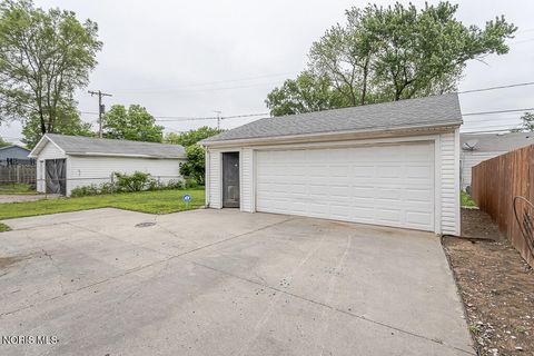 Tiny photo for 2342 Dellwood Drive, Toledo, OH 43613 (MLS # 10008172)