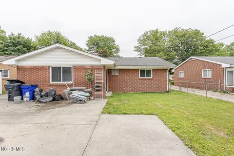Tiny photo for 2342 Dellwood Drive, Toledo, OH 43613 (MLS # 10008172)