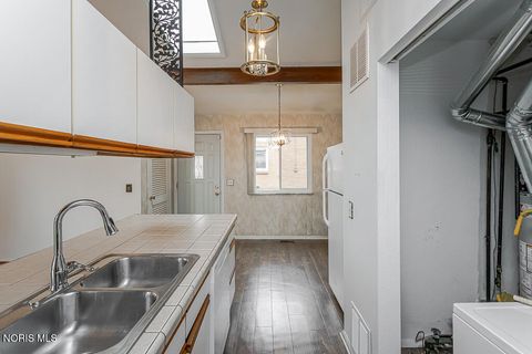 Tiny photo for 2342 Dellwood Drive, Toledo, OH 43613 (MLS # 10008172)