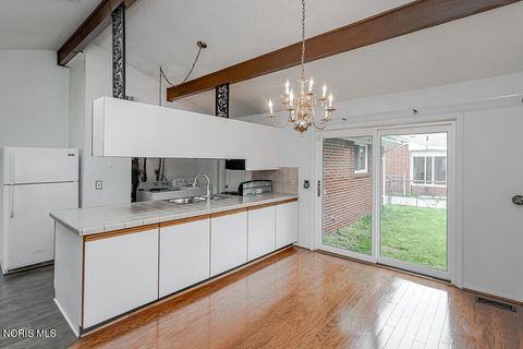 Tiny photo for 2342 Dellwood Drive, Toledo, OH 43613 (MLS # 10008172)