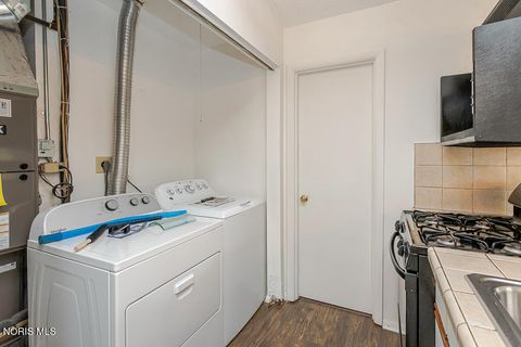 Tiny photo for 2342 Dellwood Drive, Toledo, OH 43613 (MLS # 10008172)