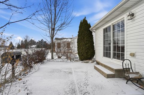 Tiny photo for 759 Greystone Drive, Bowling Green, OH 43402 (MLS # 10002665)