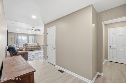 Tiny photo for 759 Greystone Drive, Bowling Green, OH 43402 (MLS # 10002665)