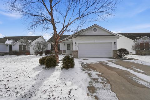 Photo of 759 Greystone Drive, Bowling Green, OH 43402 (MLS # 10002665)