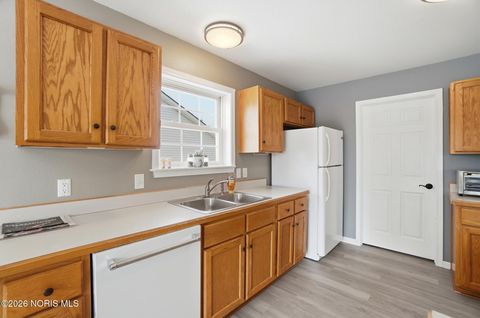 Tiny photo for 759 Greystone Drive, Bowling Green, OH 43402 (MLS # 10002665)